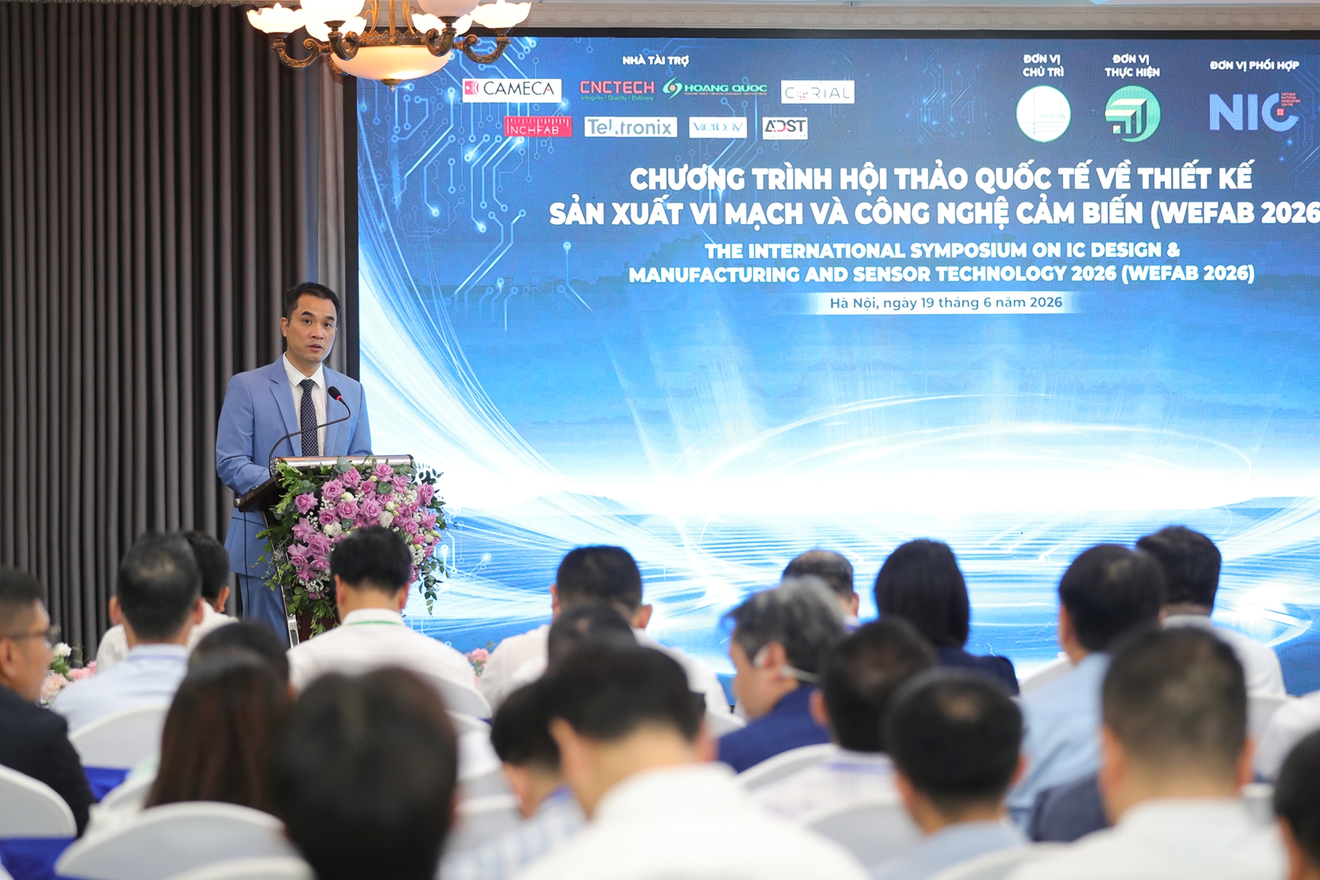 Hội thảo quốc tế về thiết kế, sản xuất vi mạch và công nghệ cảm biến WEFAB 2026 tại Hội trường Sunwah, Công viên Công nghệ cao và Đổi mới sáng tạo ĐHQGHN